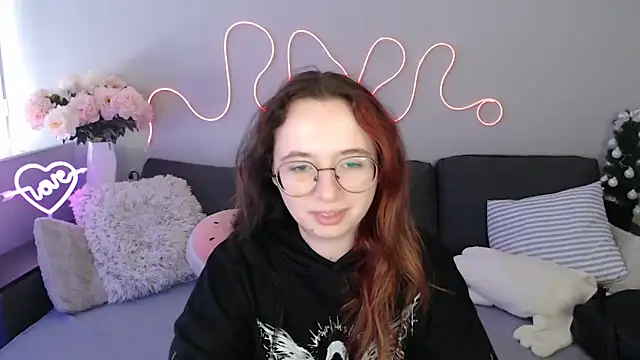 Mini Diva online show from March 13, 2026, 9:25 am