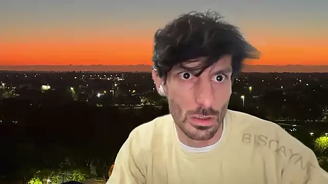 nicolaaaaas online show from October 29, 2025, 6:51 pm