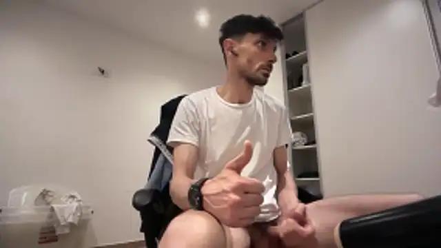 nicolaaaaas online show from November 22, 2025, 12:32 am