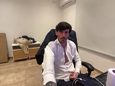 nicolaaaaas online show from October 9, 2025, 9:48 pm