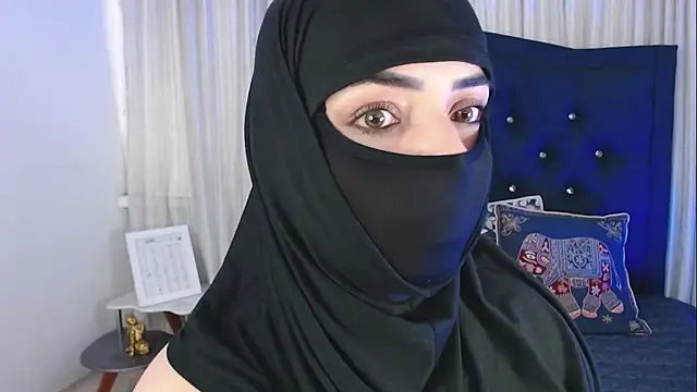 Uzra hayed online show from November 13, 2025, 8:02 pm