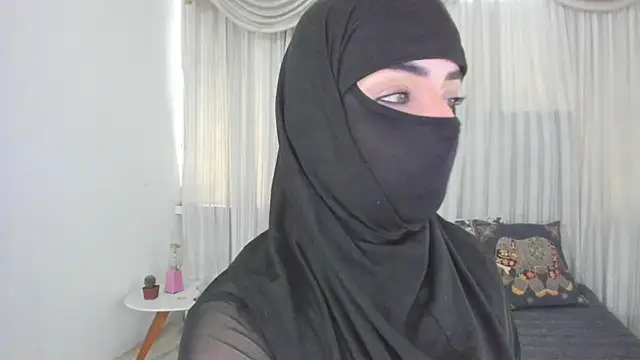 Uzra hayed online show from June 3, 2026, 2:55 pm