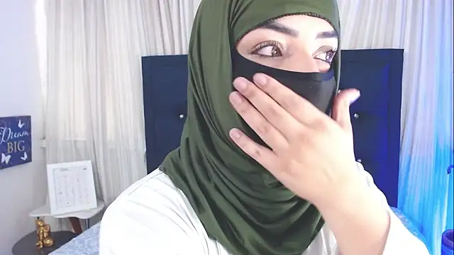 Uzra hayed online show from September 12, 2025, 12:38 pm