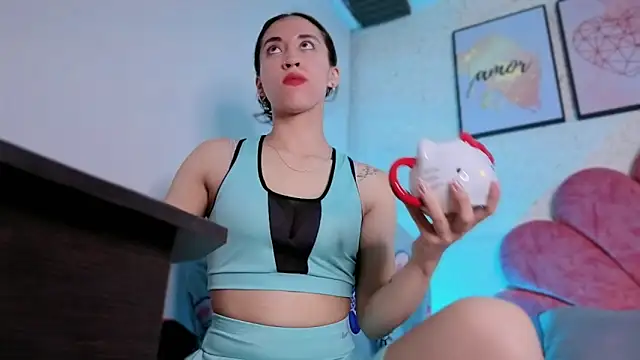 luly pink online show from June 17, 2026, 4:01 am