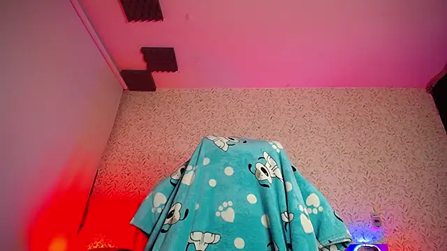 luly pink online show from May 5, 2026, 3:31 am