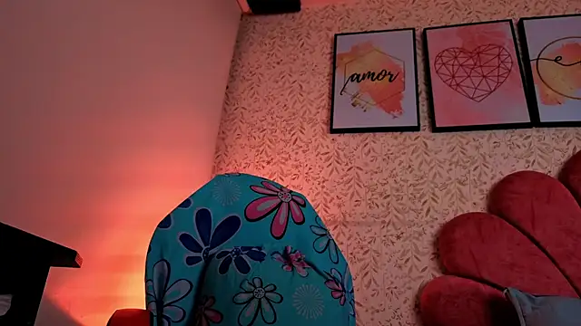 luly pink online show from June 25, 2026, 4:10 am