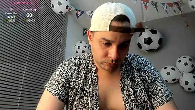Latin boy surprisee online show from June 12, 2026, 12:30 am