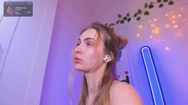 Kamila icee online show from February 26, 2025, 11:30 pm