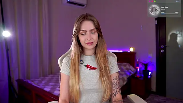 Snapshot of Kamila_icee chatting on June 7, 2026, 8:36 pm Kamila icee online show from June 7, 2026, 8:36 pm