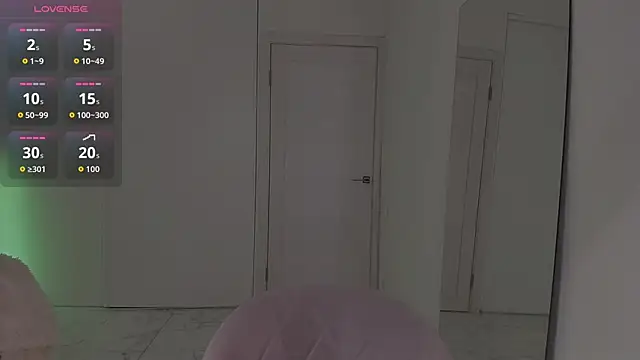 KellyBarton online show from September 23, 2025, 7:43 pm