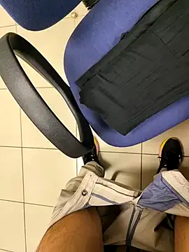 Snapshot of onbifeet chatting on February 6, 2026, 4:03 pm onbifeet online show from February 6, 2026, 4:03 pm