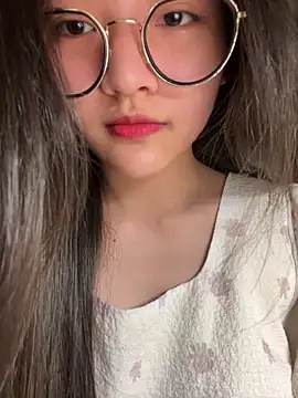 Krixxi22 online show from March 16, 2026, 2:32 pm