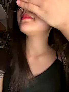 Krixxi22 online show from November 2, 2025, 2:33 pm