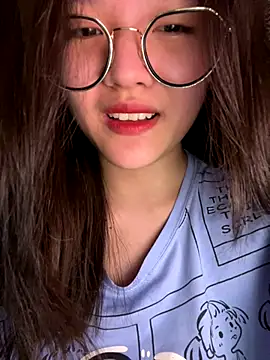 Krixxi22 online show from October 2, 2025, 2:20 pm