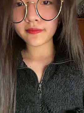 Krixxi22 online show from December 15, 2025, 4:02 pm