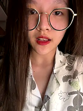 Krixxi22 online show from October 19, 2025, 5:48 pm