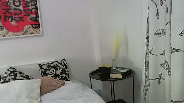 LuanaDess online show from December 18, 2024, 9:29 pm