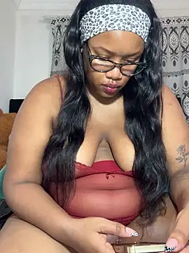 MimiCurves online show from May 7, 2026, 2:42 pm