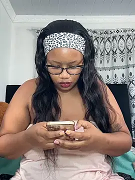MimiCurves online show from June 10, 2026, 7:20 am