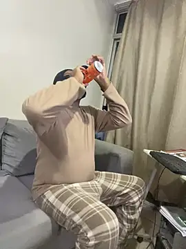 Snapshot of jaytee198610 chatting on April 15, 2026, 4:33 pm jaytee198610 online show from April 15, 2026, 4:33 pm