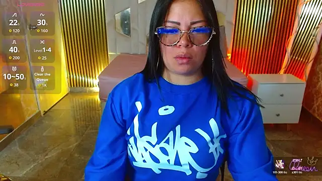 martinna tay online show from April 22, 2026, 3:24 am
