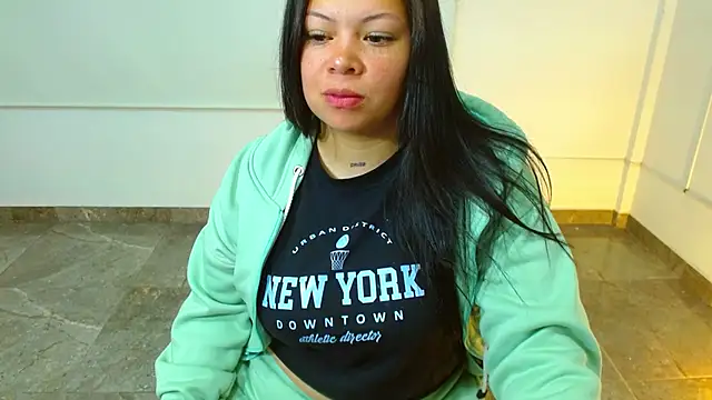 martinna tay online show from March 16, 2025, 3:04 am