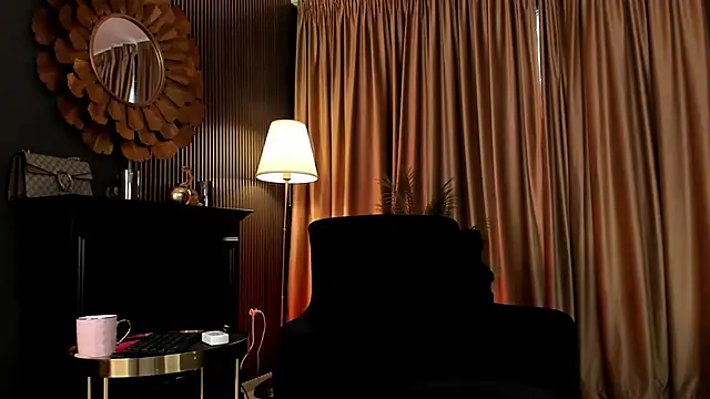 Snapshot of LovingBlondie chatting on June 7, 2026, 5:12 am LovingBlondie online show from June 7, 2026, 5:12 am