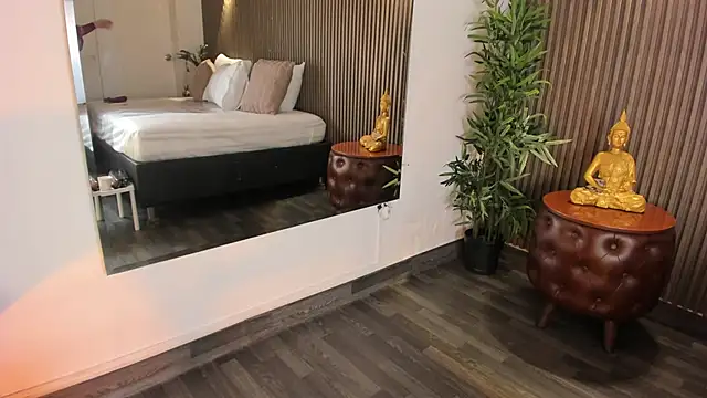 Snapshot of AliceHanz chatting on February 18, 2026, 4:21 am AliceHanz online show from February 18, 2026, 4:21 am