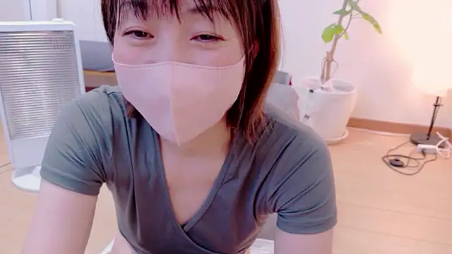 Snapshot of CherryMomo chatting on June 17, 2026, 12:21 am CherryMomo online show from June 17, 2026, 12:21 am