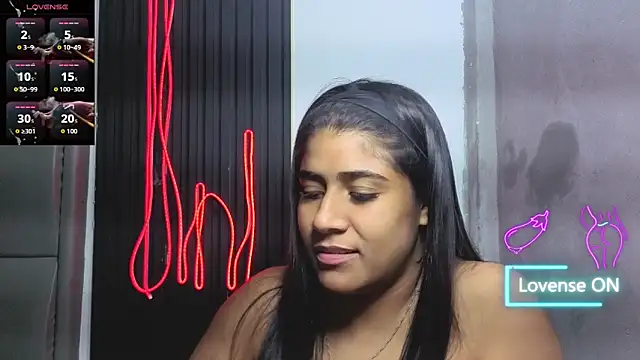 Snapshot of Rubi_boobs_ chatting on June 9, 2026, 5:41 am Rubi boobs online show from June 9, 2026, 5:41 am