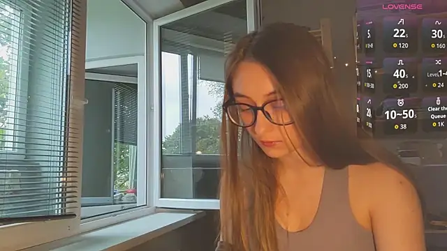 monlight  dana online show from September 19, 2025, 3:38 pm