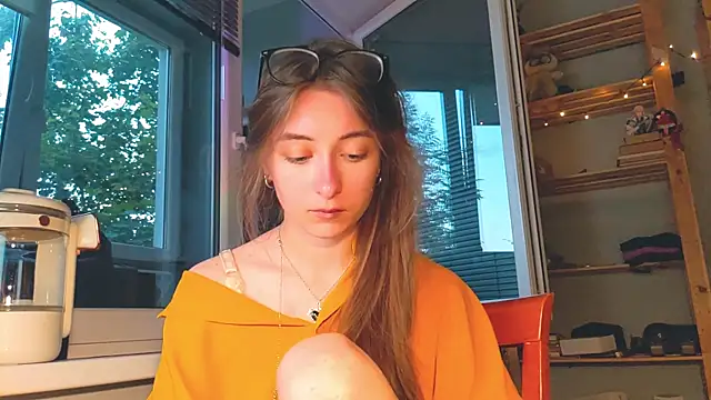 Snapshot of monlight__dana chatting on June 24, 2026, 7:33 pm monlight dana online show from June 24, 2026, 7:33 pm