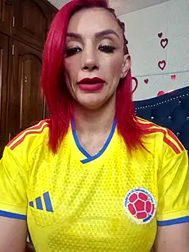 RedQueenMilf online show from June 24, 2026, 12:09 am