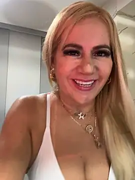 LARIANA RIVERA23 online show from June 30, 2026, 8:47 am