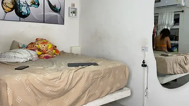 wendy alejo1712 online show from September 12, 2025, 2:12 am