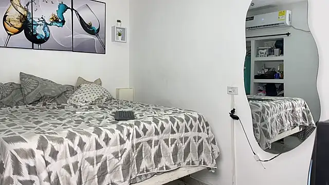 wendy alejo1712 online show from November 11, 2025, 1:44 am