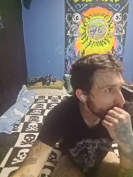 hungandtatted666 online show from December 3, 2025, 4:39 pm