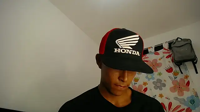 Demiansteven2 online show from February 6, 2026, 3:02 am