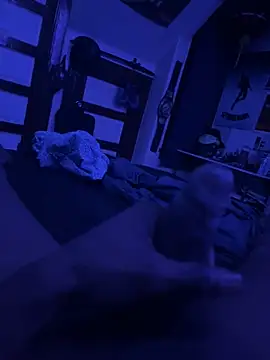 GersonGil1 online show from December 17, 2025, 6:07 am