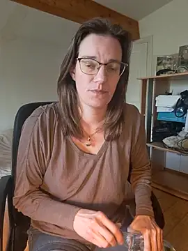 SpiceLea online show from February 14, 2025, 1:29 pm