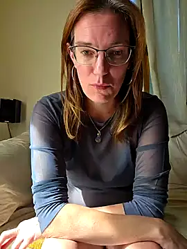 SpiceLea online show from September 16, 2025, 10:16 am