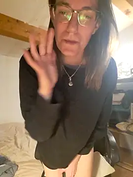 SpiceLea online show from March 7, 2025, 12:34 pm