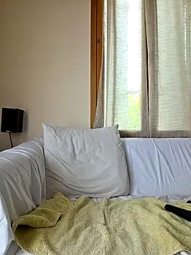 SpiceLea online show from September 23, 2025, 1:40 pm