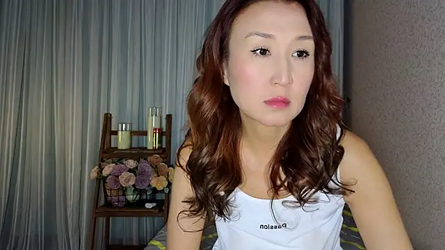 Snapshot of LillyPie8_ chatting on December 13, 2024, 11:17 pm LillyPie8 online show from December 13, 2024, 11:17 pm