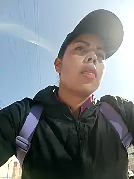  andrea30 online show from September 21, 2025, 1:27 pm