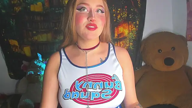 LailaCatt online show from December 5, 2025, 8:35 am