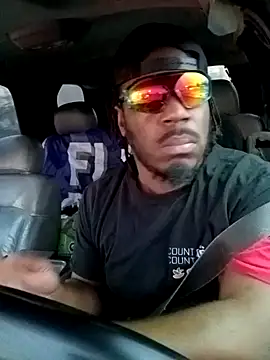 MRHANDSOME3800 online show from January 14, 2025, 10:12 pm