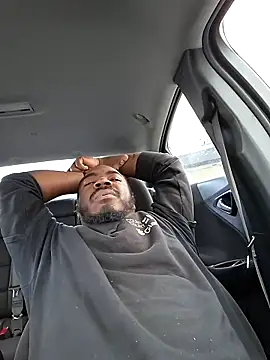 MRHANDSOME3800 online show from December 18, 2025, 8:01 pm