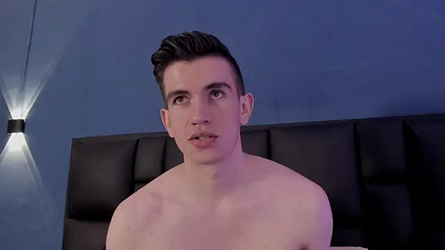 MikaelSlow online show from October 18, 2025, 4:14 am