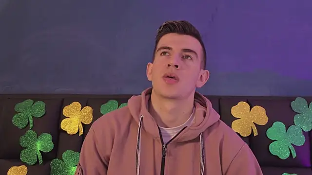 MikaelSlow online show from March 18, 2026, 3:53 am